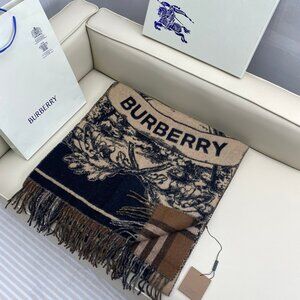 ✨Burberry scarf✨